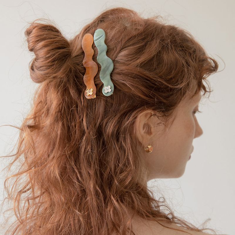 MerryMotive（メリーモチーブ）の「Wavy marble hairpin (2colors)（Hair Accessories）」