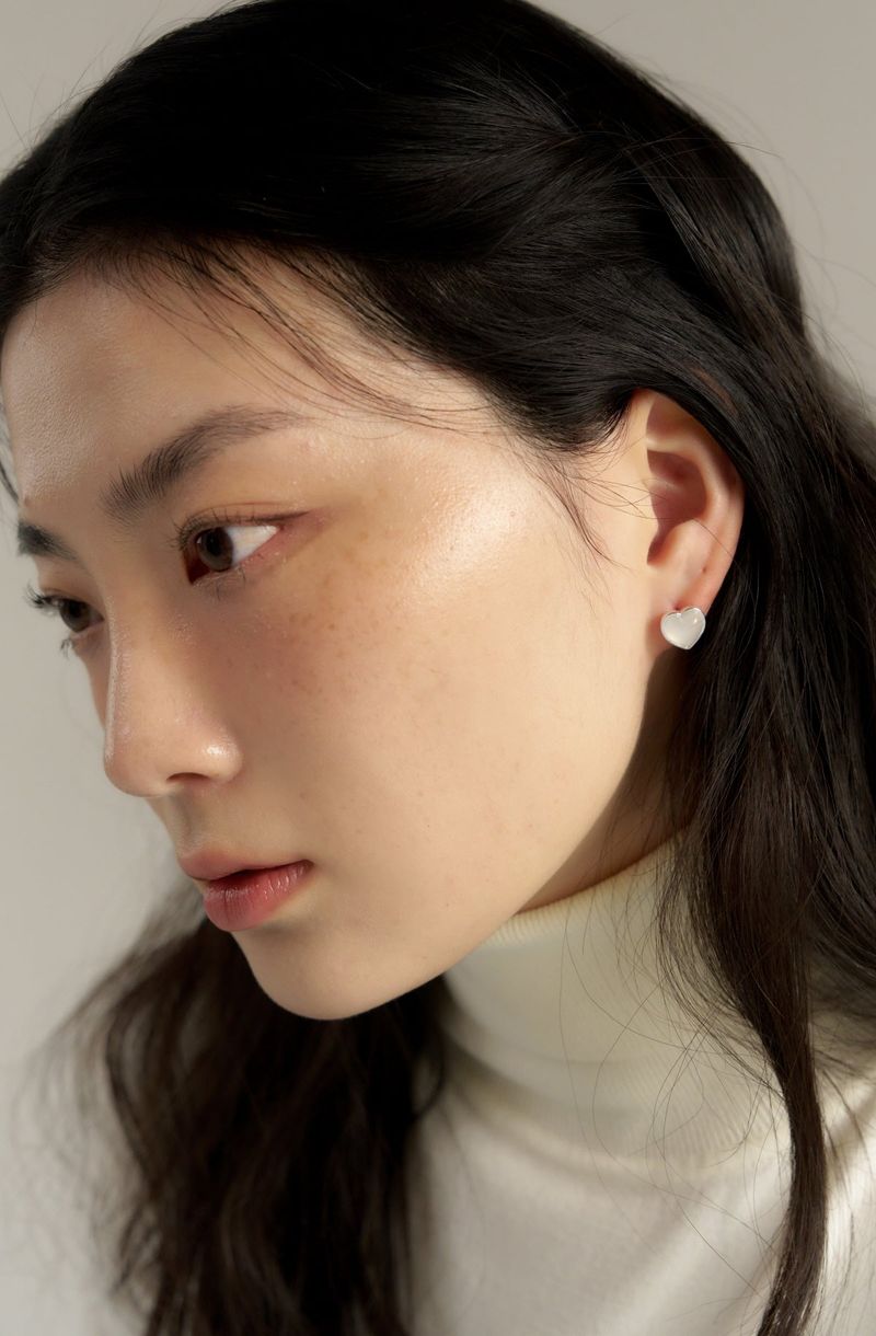 cats eye heart earring