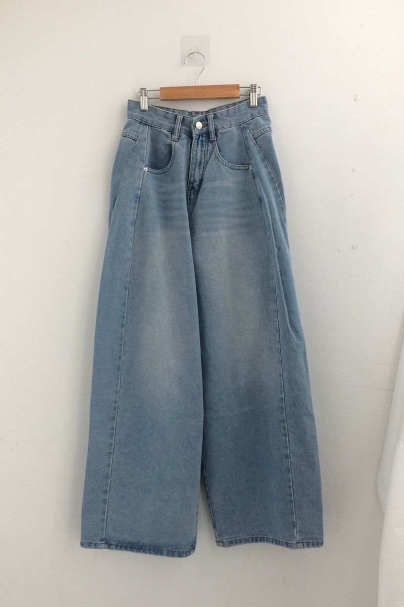 Curved incision balloon pants