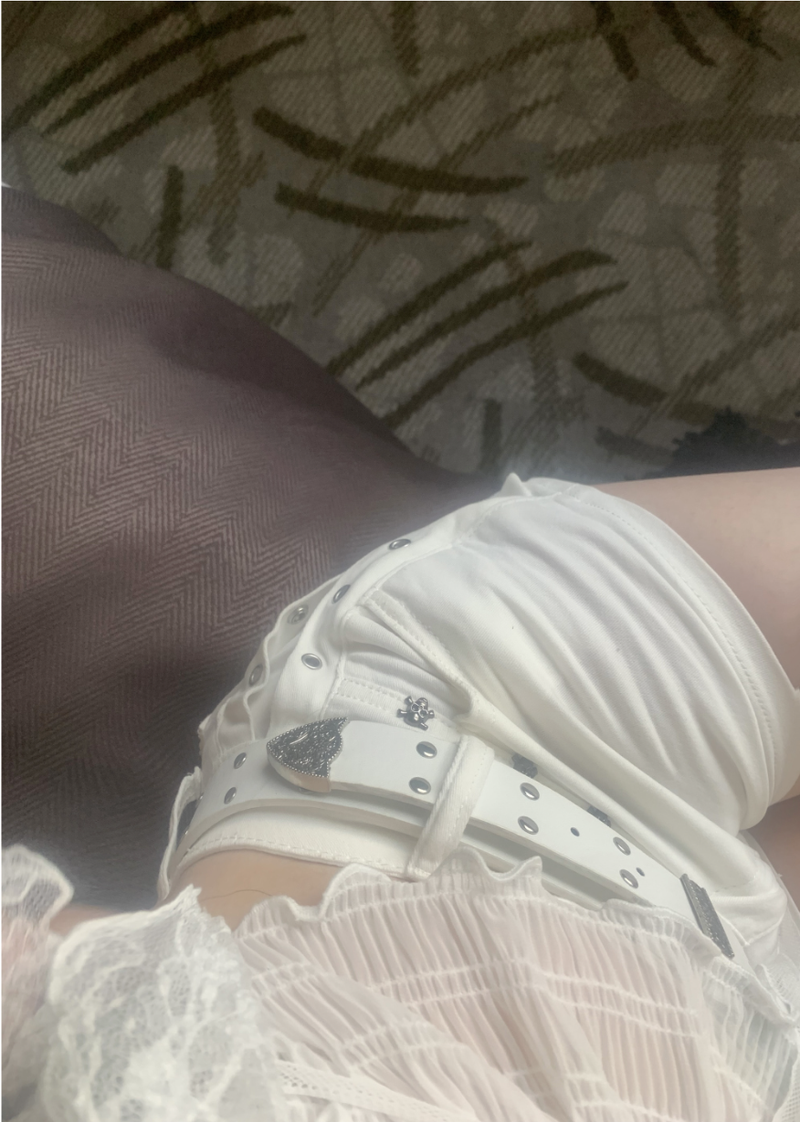 Virginia Low-Rise White Shorts