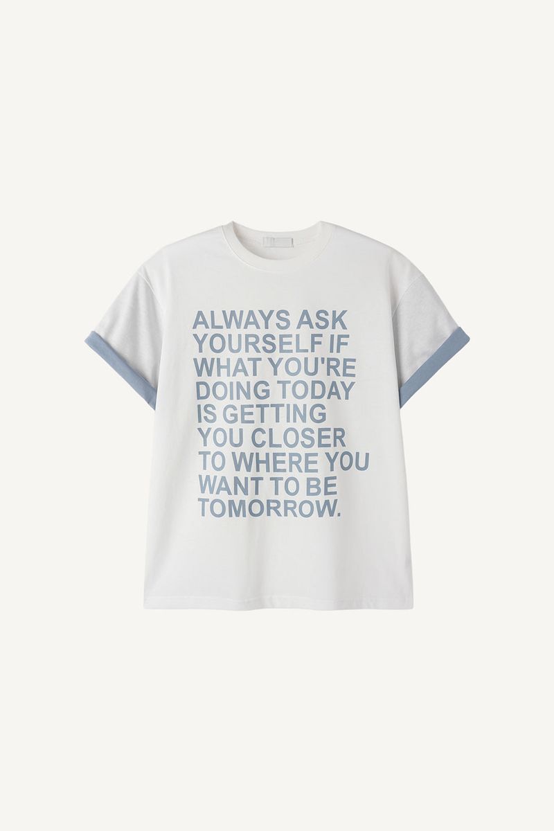 Graphic color matching roll-up T-shirt