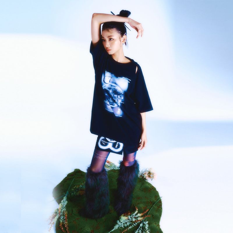 222 Cutout graphic t-shirts - Black