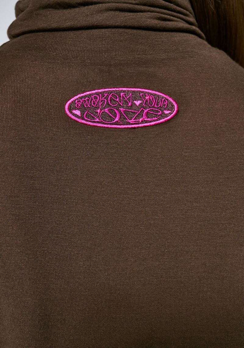 ラブタートルネックＴシャツ