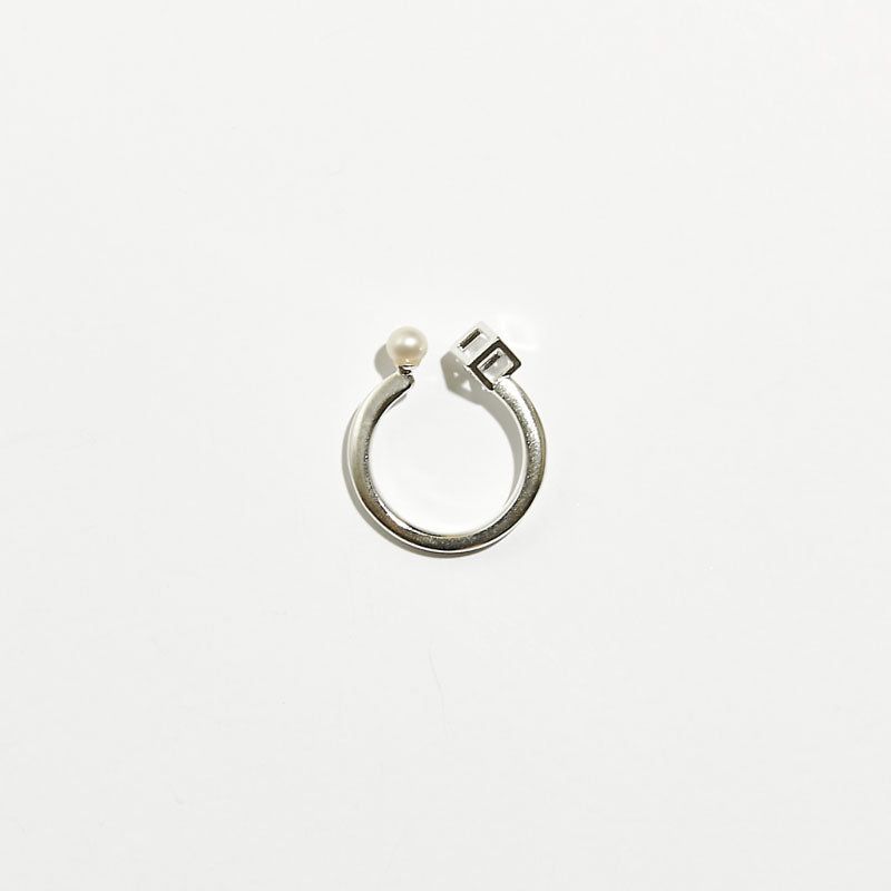 Frame Cube Pearl Open Ring