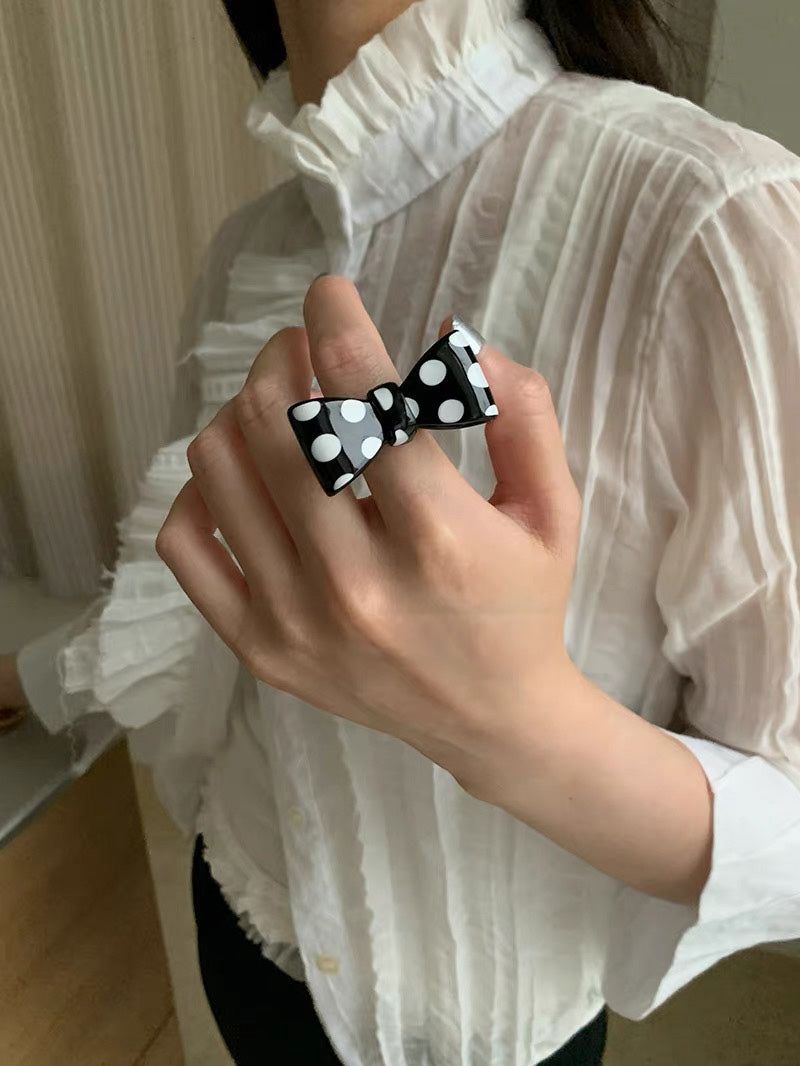 Black polka DOT bow ring