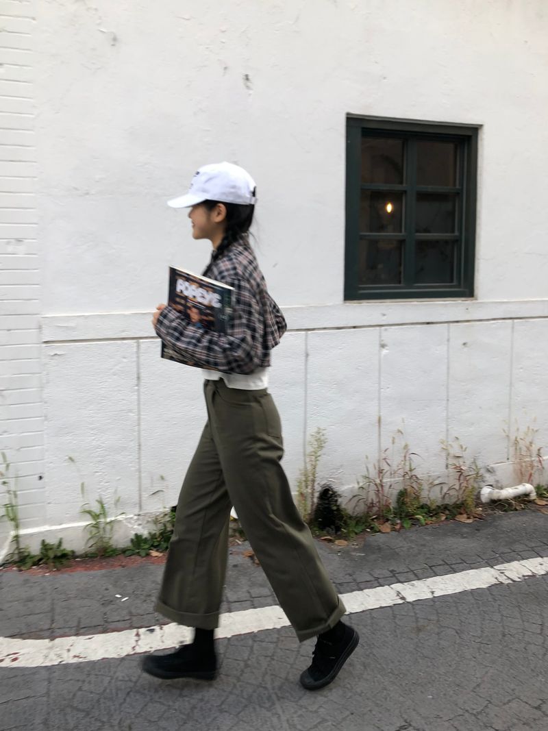 Feminine cotton wide pintuck pants 