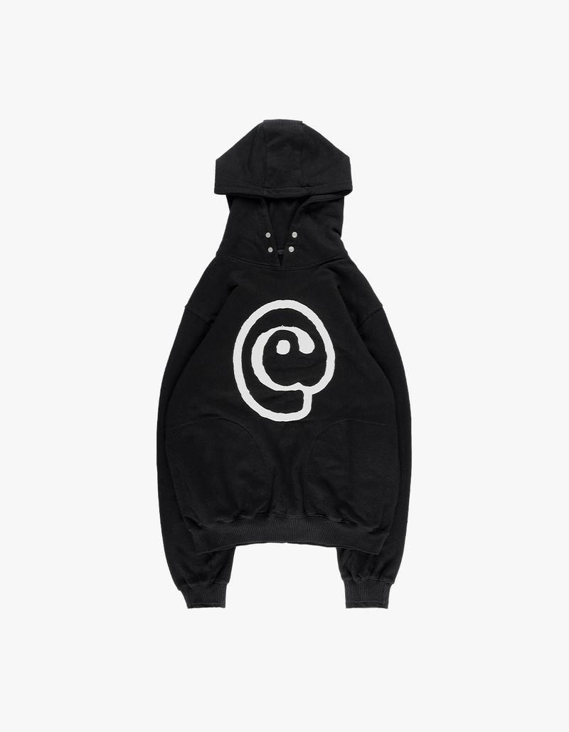 thewarld（ザワールド）の「AT SYMBOL APPLIQUE HOODIE BLACK（Tops）」