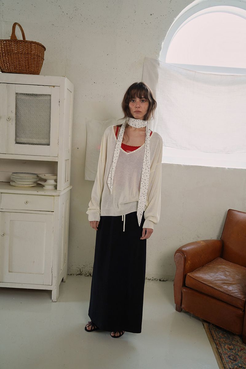 Button v-neck knit_ivory