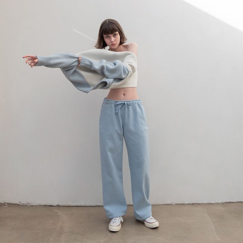 THEOHYOU SWEAT PANTS (SKY BLUE)