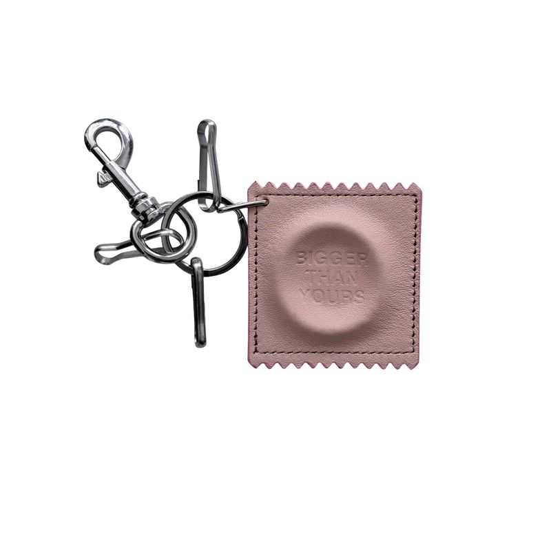 KMC.Stu（ ケーエムシー ストゥ）の「KMC | MUTE BLUSH CONDOM KEYCHAIN V2（Accessories）」