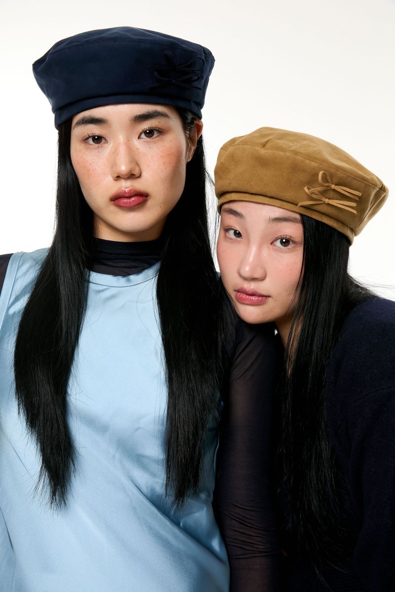SUEDE BERET HAT / NAVY