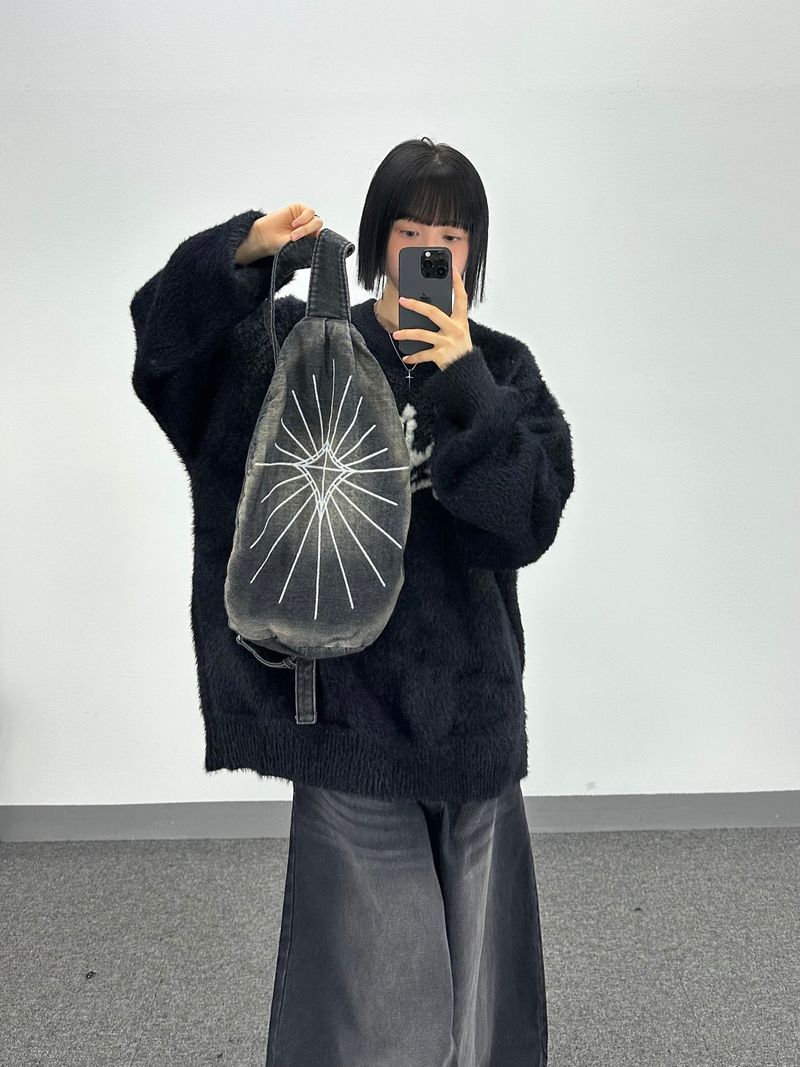spider sling-bag