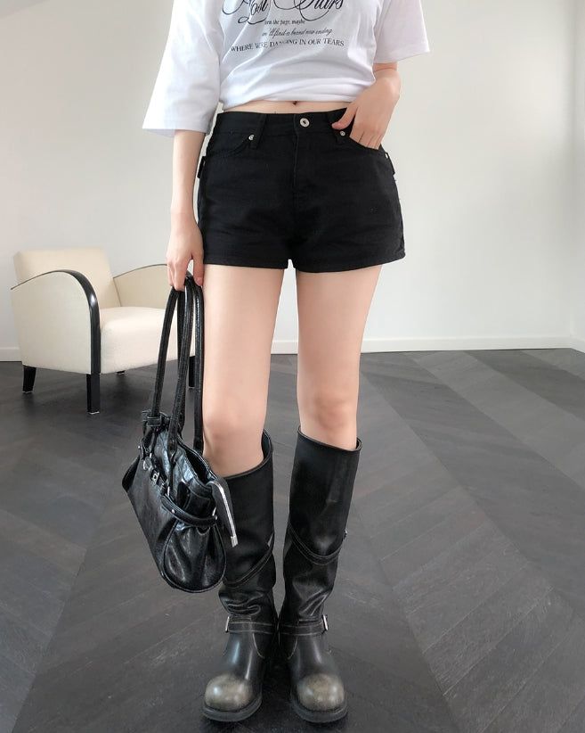 ULAN（ユレン）の「Kine Eyelet Belted Shorts（Pants）」