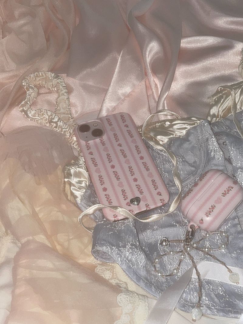 atta（アッタ）の「Oh!rose (Pink/Hard) phone-case（Smartphone Accessories）」