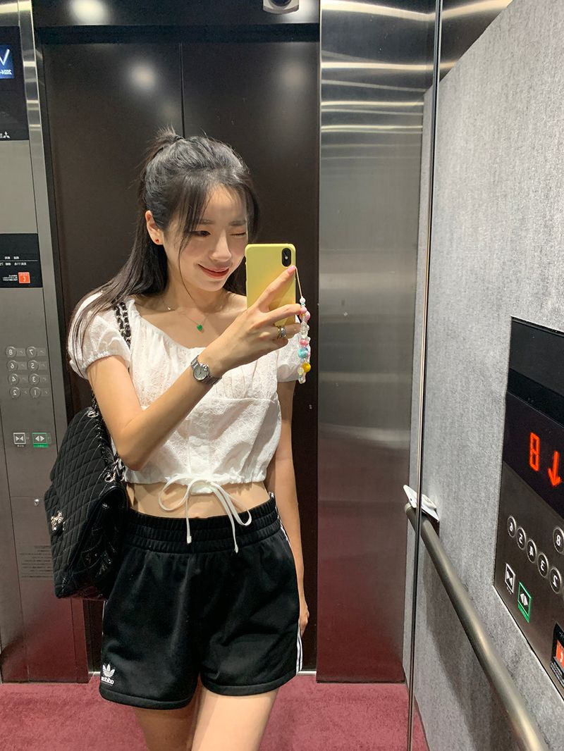 [MADE] CAROT FLOWER PUNCHING CROP BLOUSE
