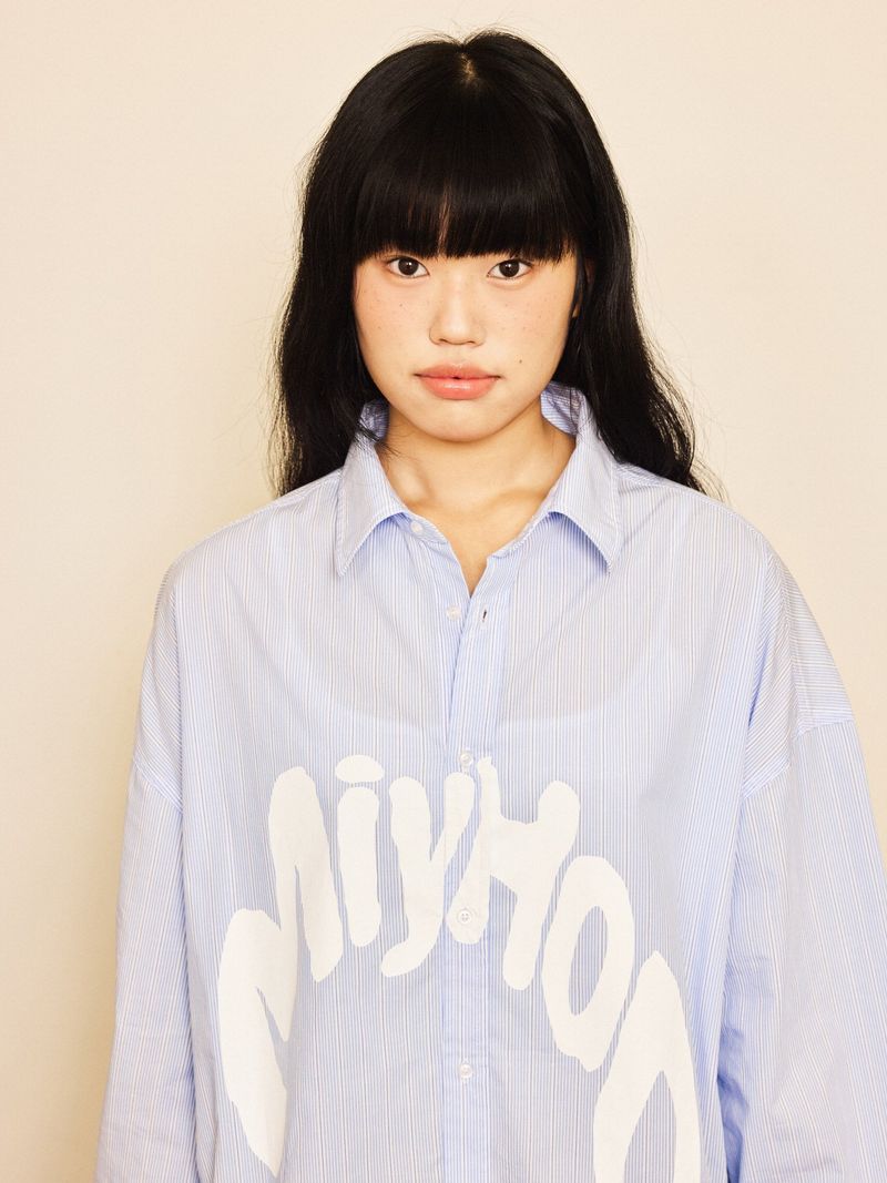 MIYHOO(ミワイフ)の「STRIPE SHIRTS (SKYBLUE)(Tops)」
