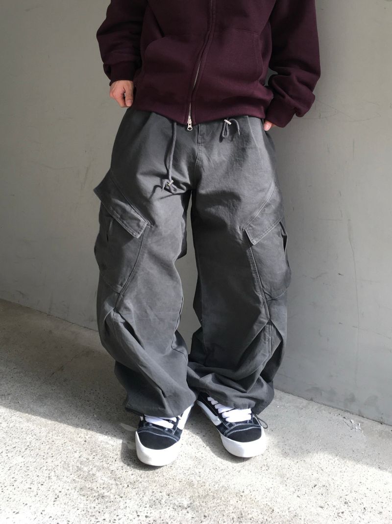 DISCERNMENT（ディサーンメント）の「Bard Cotton Wide Cargo Pants 3C（Pants）」