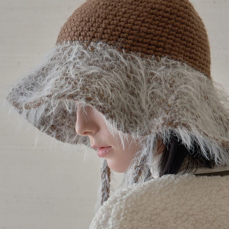 Crochet Knit Round Bucket Hat / Brown