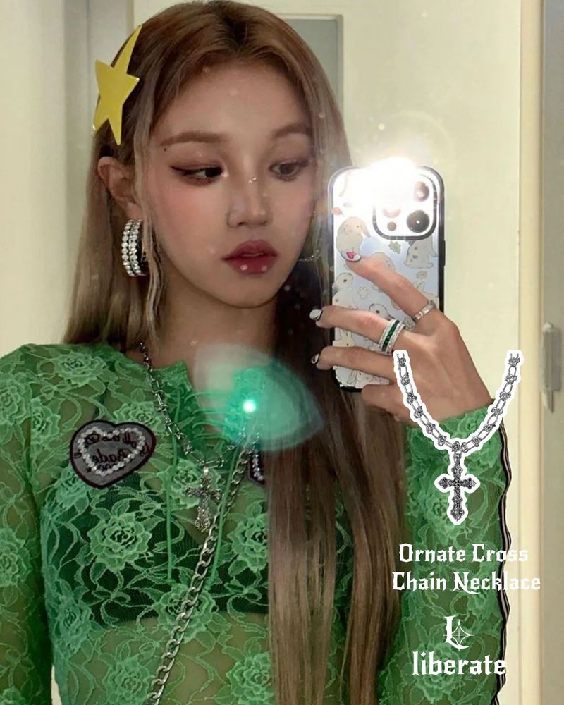 [Aespa Winter, IDLE Yuqi Pick] Chrome Cross Twisted Bold Chain Necklace
