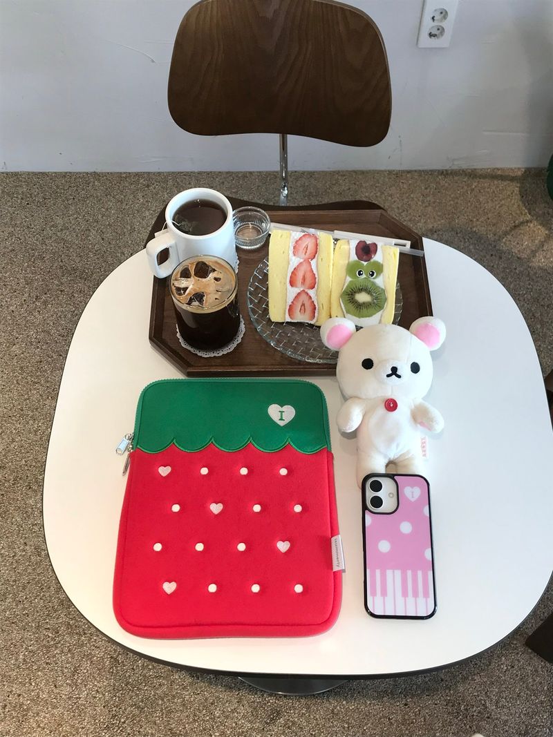love berry Tablet pouch 11inch / 2 colors