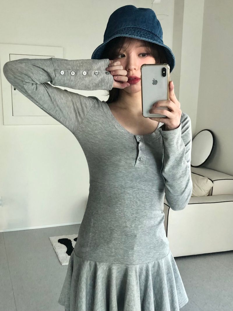 Berry berry bucket hat