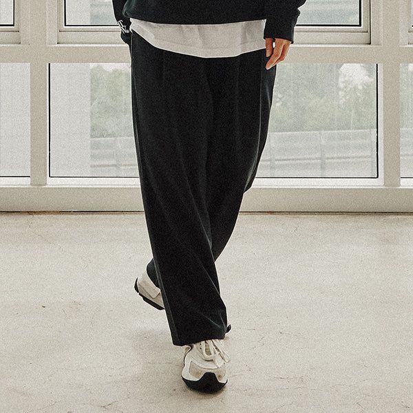 ROMANTIC CROWN（ロマンティッククラウン）の「ESSENTIAL WIDE SLACKS_BLACK（Pants）」