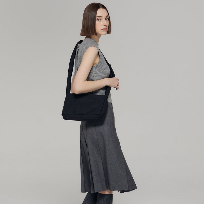 PLAIN BAG BLACK