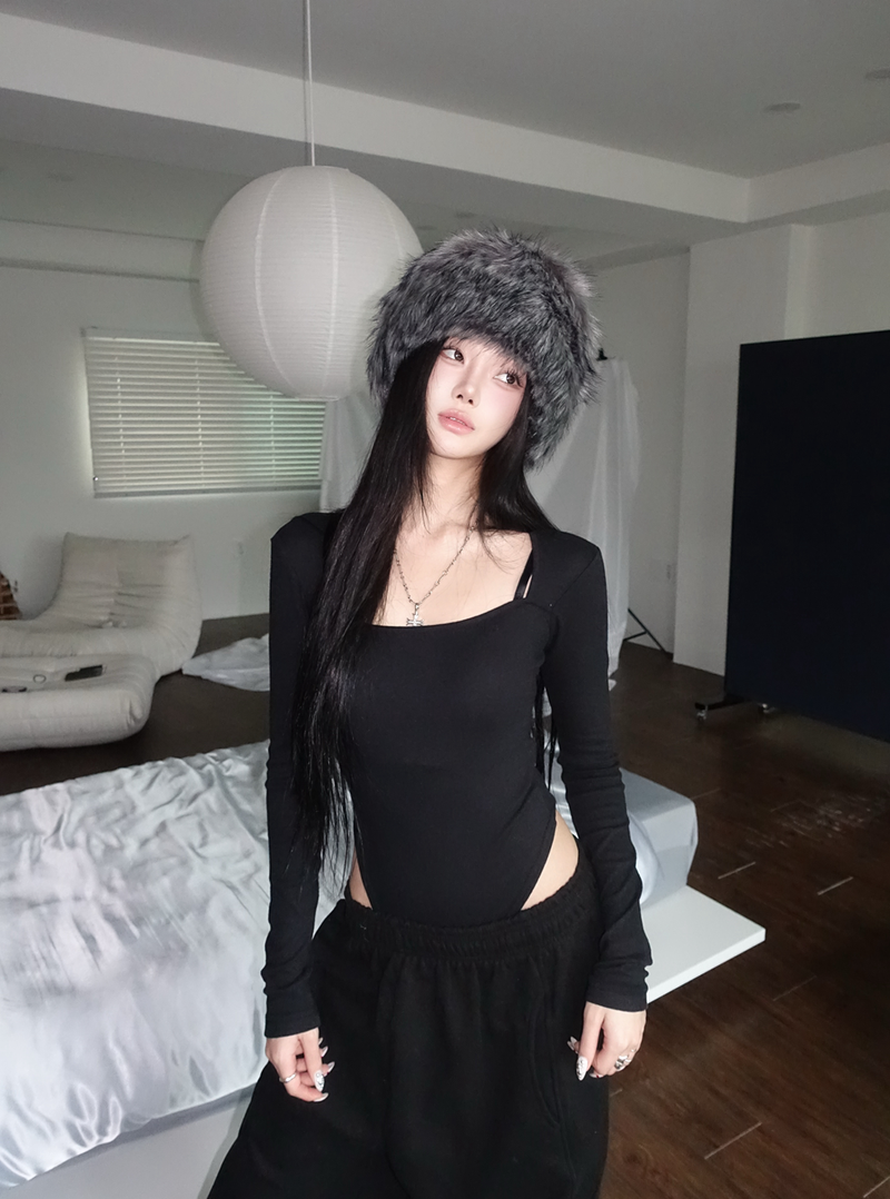 Metel fluffy hat