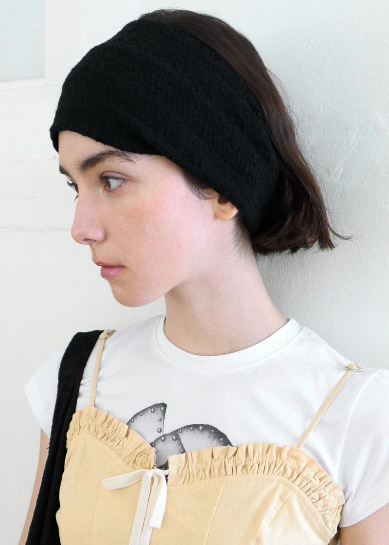 VOOR（ボル）の「レースフラワーヘアバンド_ブラック（ヘアアクセサリー）」