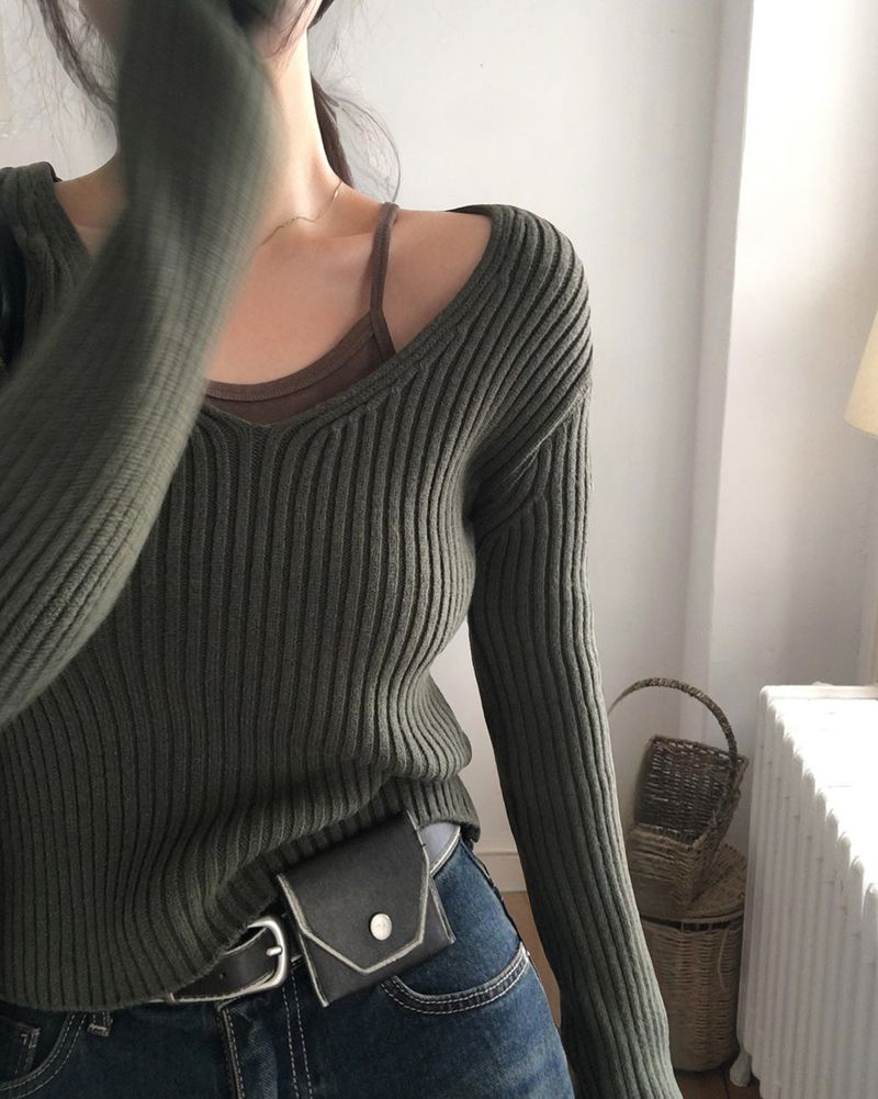 Yami Ribbed Deep V-Neck Knit