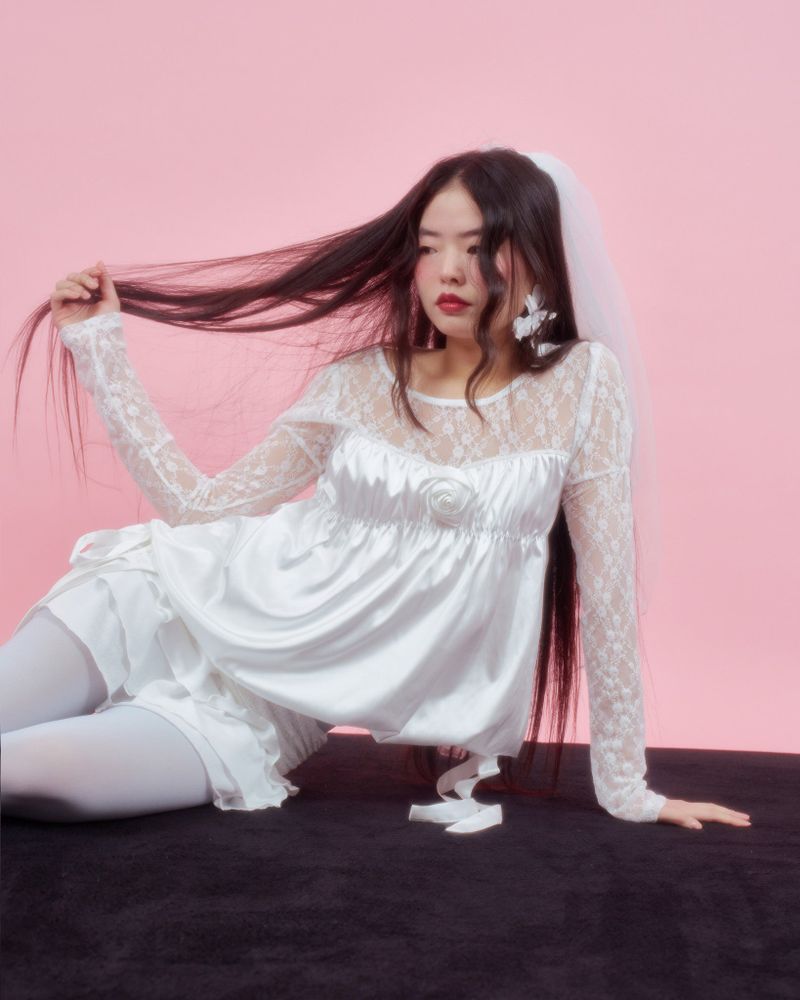 CORSAGE PUFF BLOUSE [IVORY]