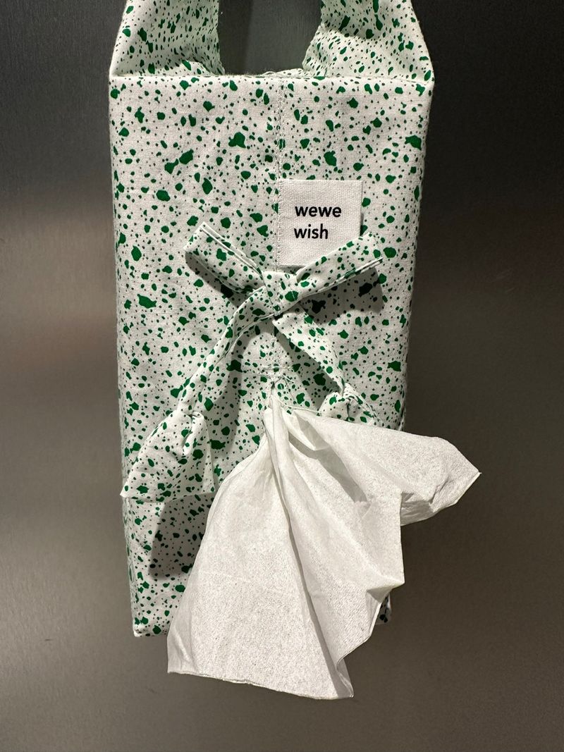 Tissue case