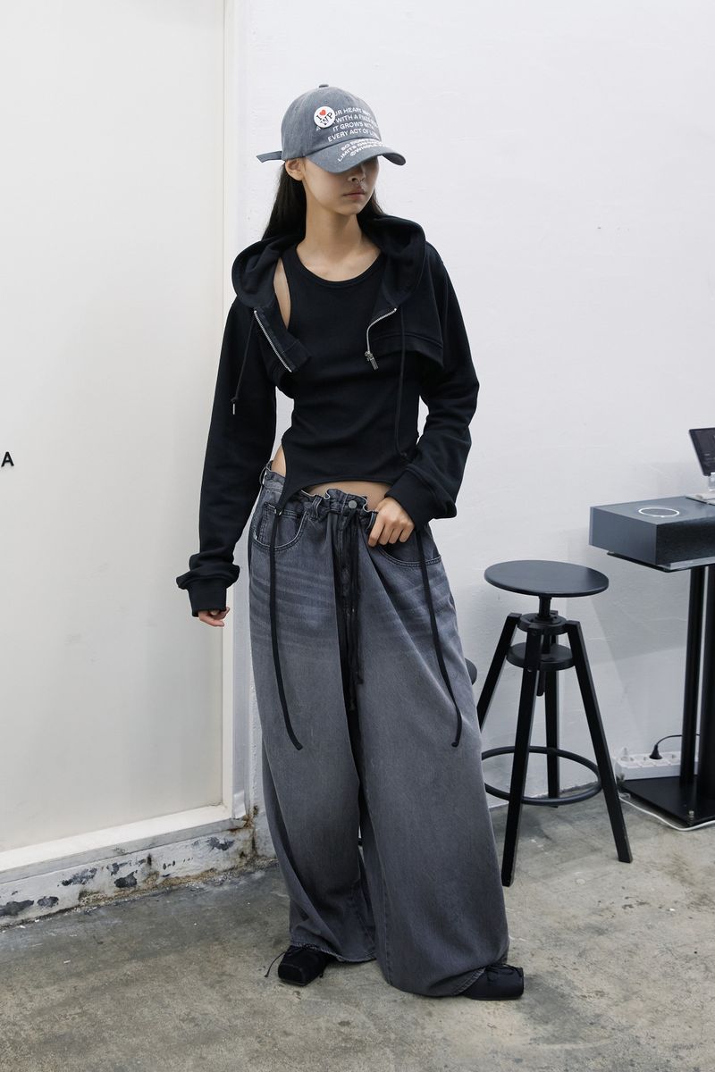 CORSAJE CROP ZIP-UP HOODIE (BLACK)