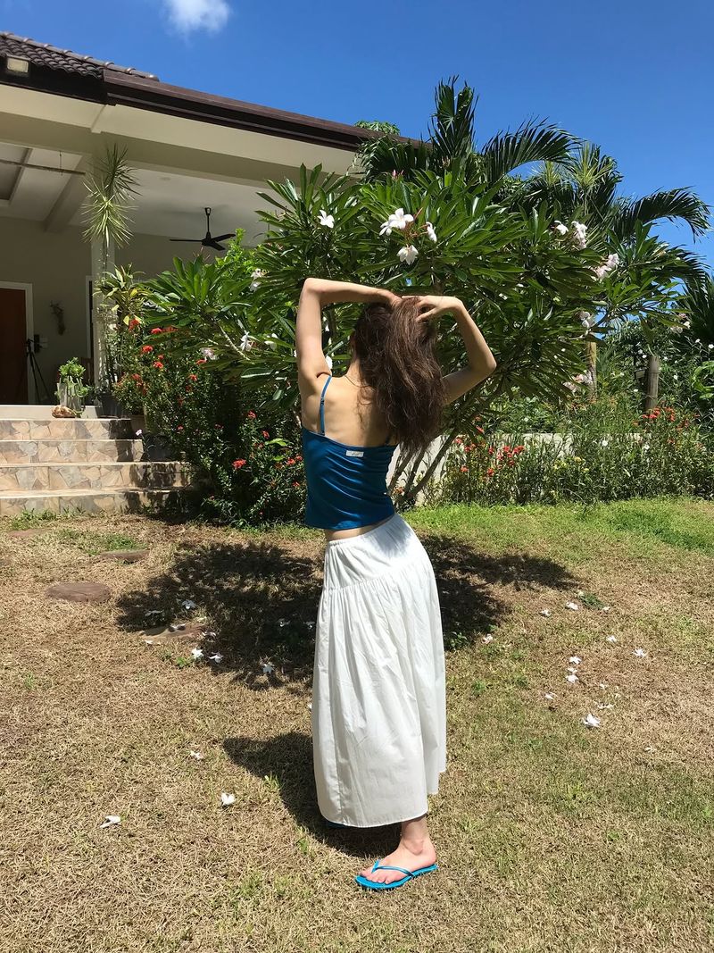 Deep V-neck Sleeveless (Blue)