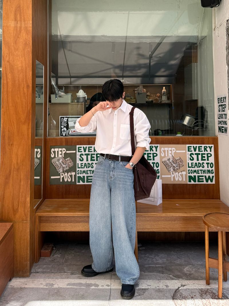 Indigo curved denim pants