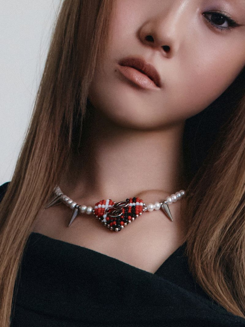 Eireve（エイレブ）の「BEADED TARTAN CHECK HEART NECKLACE (RED)（Accessories）」