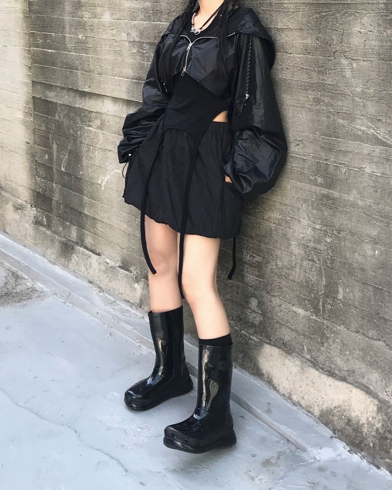 Cropped rain mesh hooded windbreaker