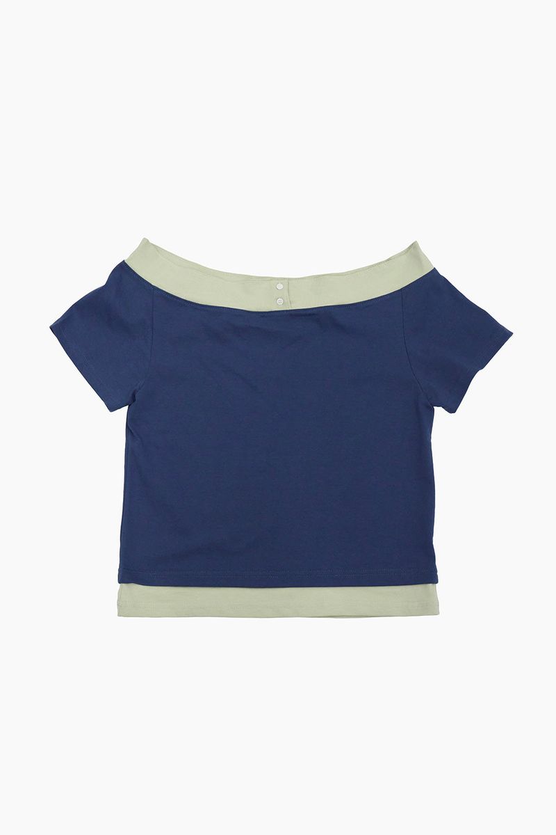 Layered off-shoulder T-shirt