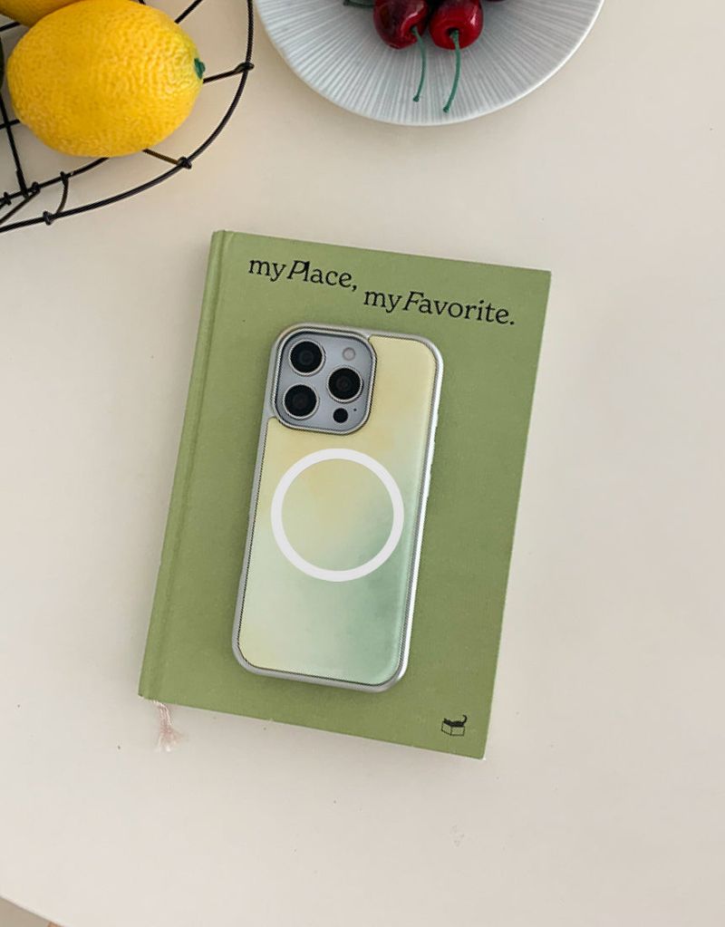 Mint Moment（ミントモーメント）の「[MADE]レモングリーン シルバー エポキシ MagSafe iPhoneケース（Smartphone Accessories）」