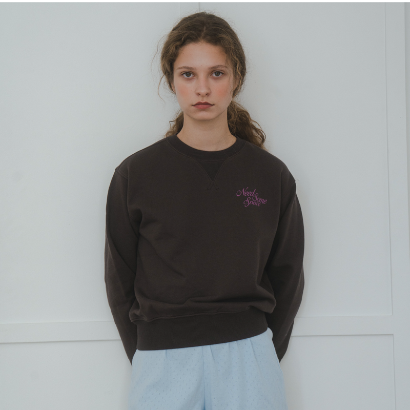 Need Some Space Sweatshirt(BROWN)