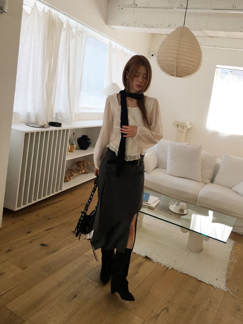スリーボタンドレープスカート