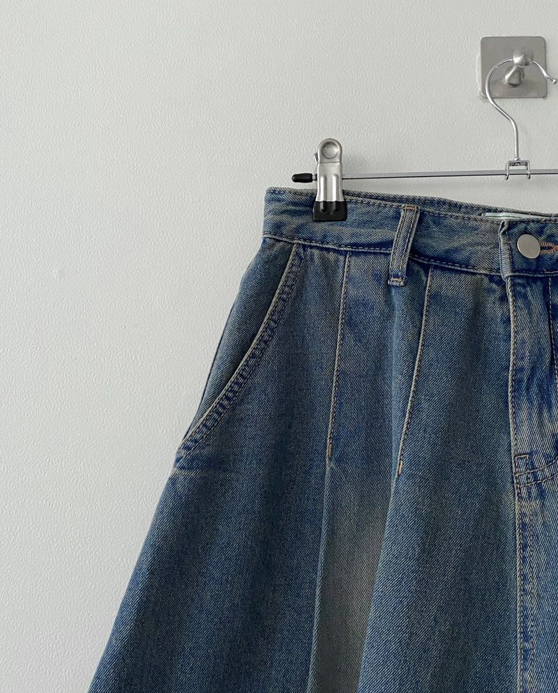 Mickey two tuck mini skirt
