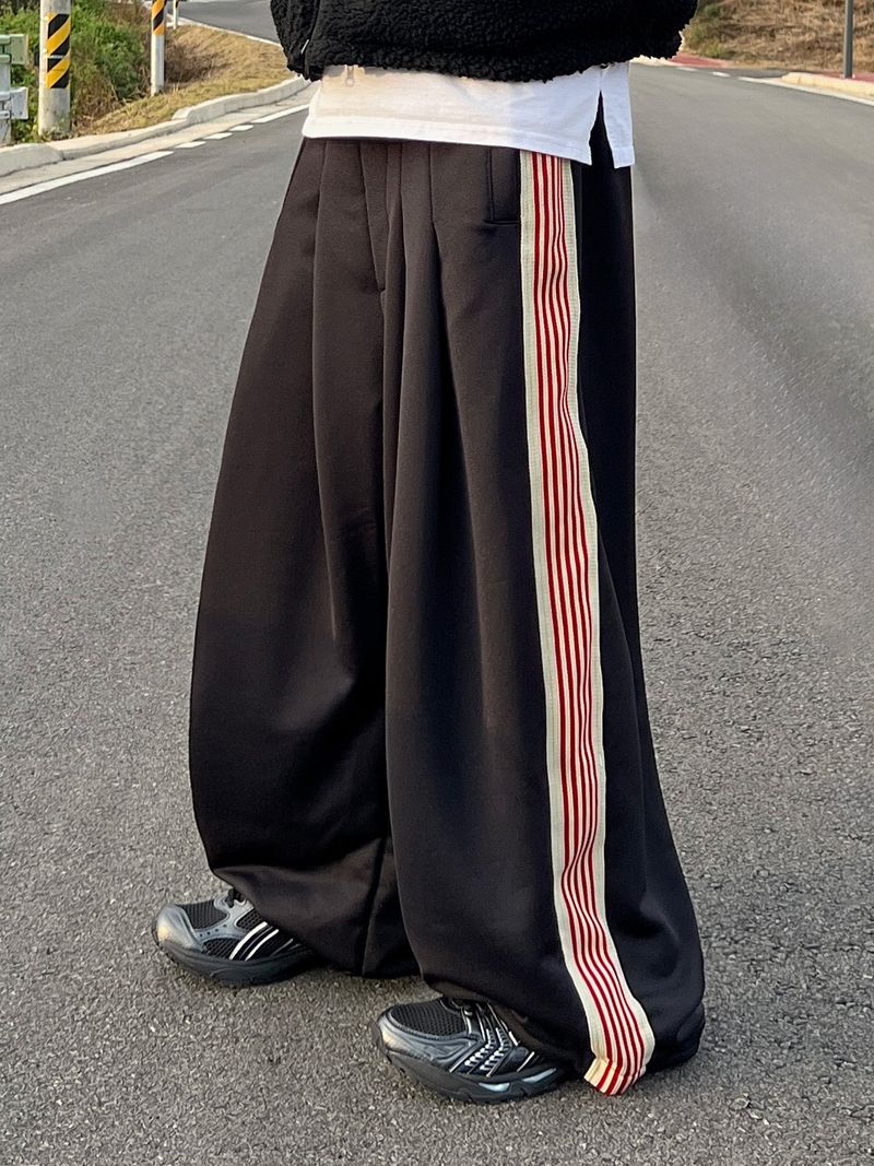 ESOO（イス）の「Boundary Track Two-Tuck Pants (4 Colors)（Pants）」