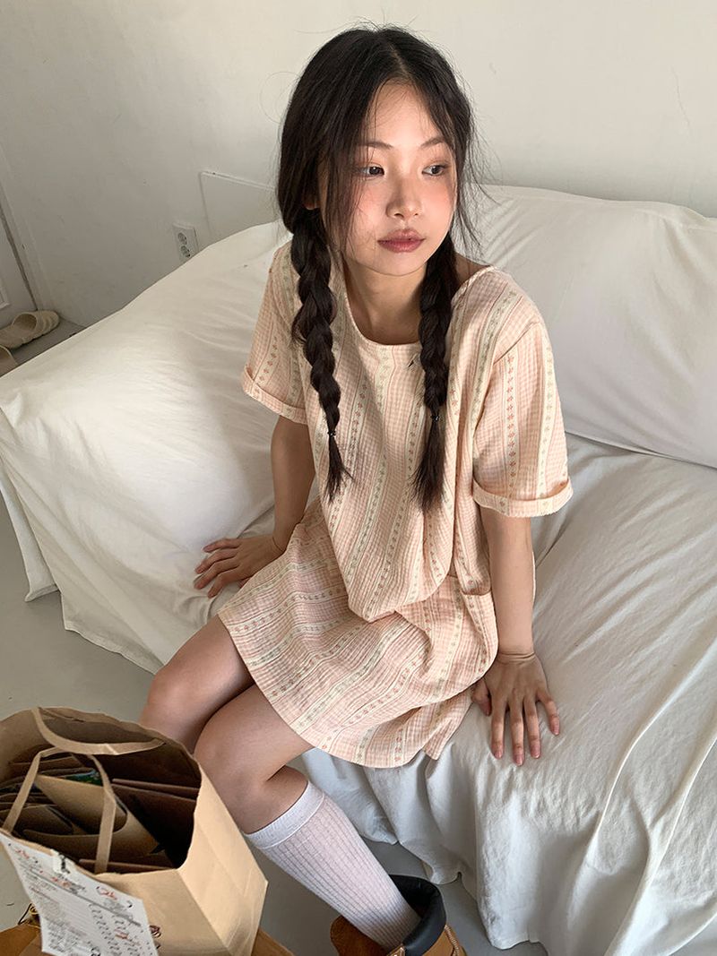 SOFT FLOWER BUTTON DRESS (2C)