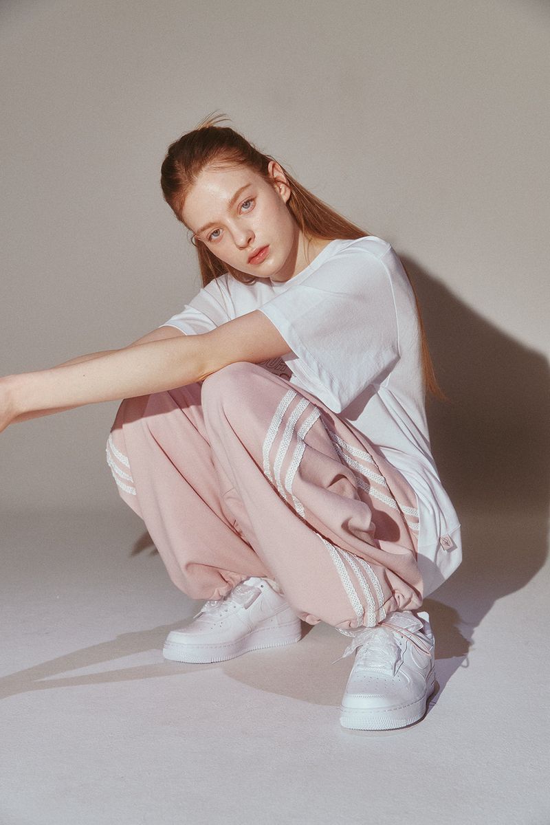 Signature Logo Graphic Hotfix T Pink