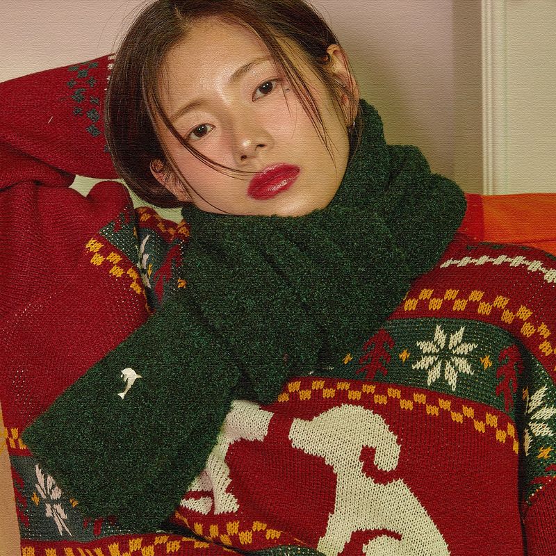Dolphin boucle knit muffler