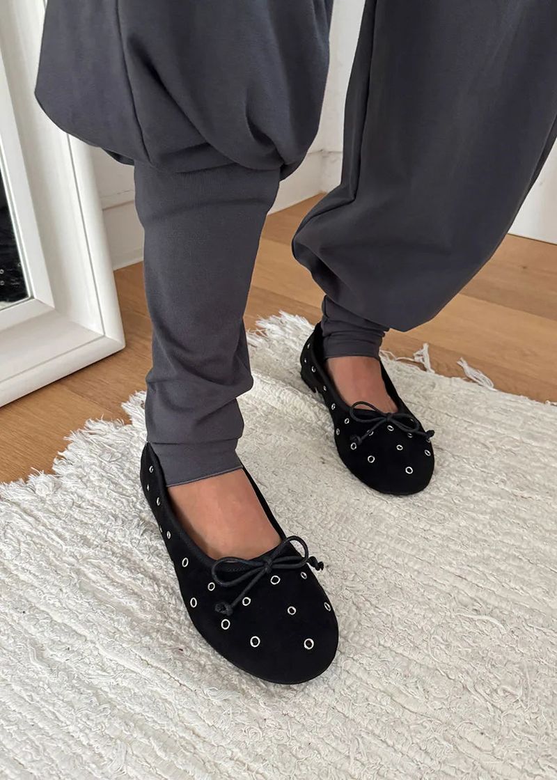 EYELET SUEDE FLAT SHOES (3color)