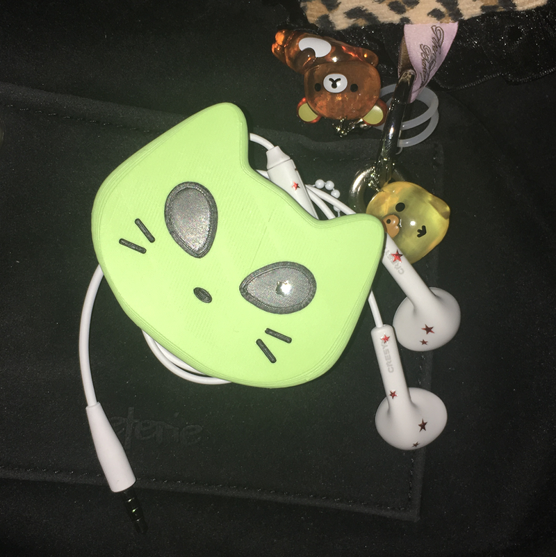 【MADE】 Ailen Cat Cable Holder Keyring