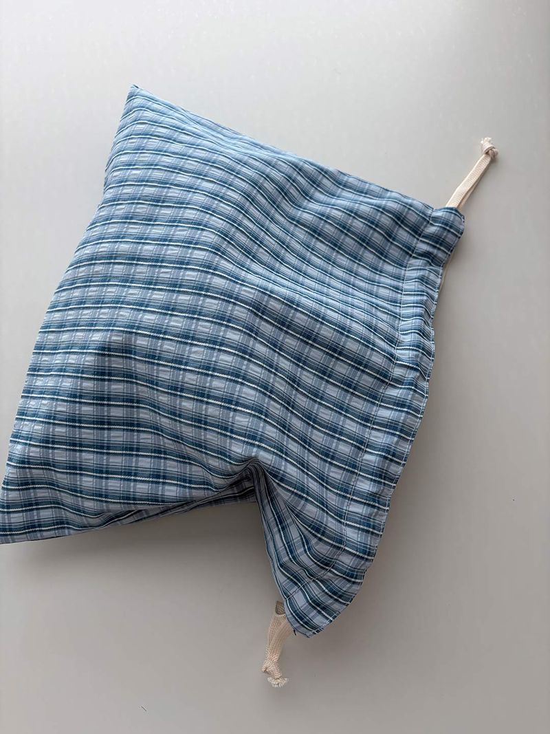 Pattern string pouch - blue check , M size