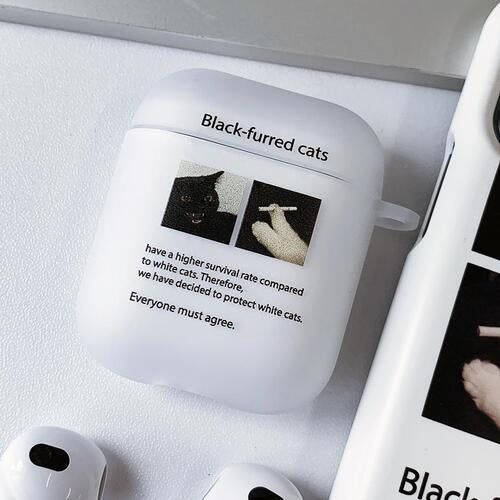 withsome（ウィズサム）の「ブラックファーキャッツAirPodsケース（スマホグッズ/小物）」